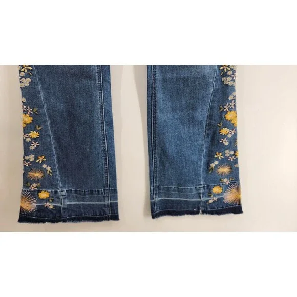 Prosperity Women's Size 8 Blue Denim Laura Embroidered Bootcut Jeans NWT - Picture 2 of 12